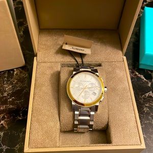 Burberry BU9751 The City Chronograph Two